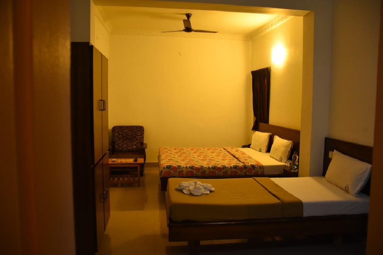 Hotel Palacial Pondi Pondicherry Esterno foto